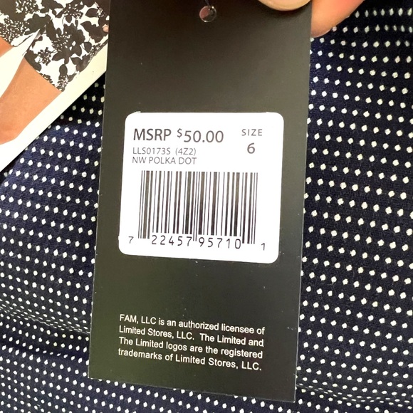 The Limited Polka Dot Navy Blue and White Tailored Shorts Summer Size 6 - Picture 4 of 12